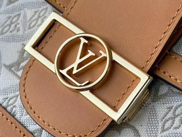 Louis Vuitton Size: 25 x 17 x 10.5 cm - Image 6