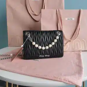 Matelasse wrinkled handbag Size: 19X13X5cm