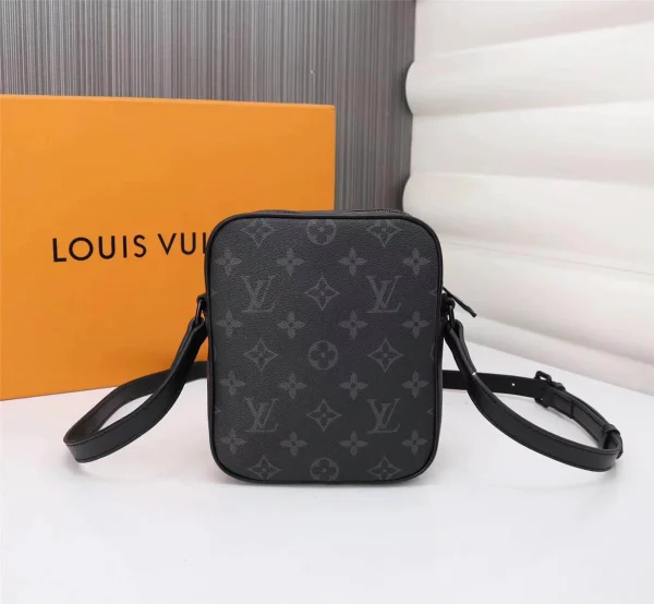 Louis Vuitton Model: 69404 Size: 15x17x8cm - Image 9