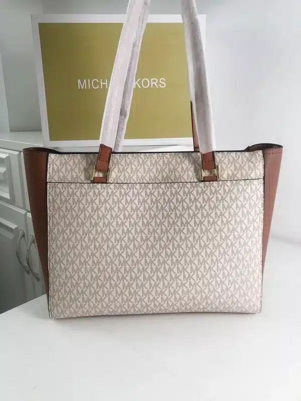 MK Shoulder Bag Black L: 26 H: 32 W: 13 - Image 9