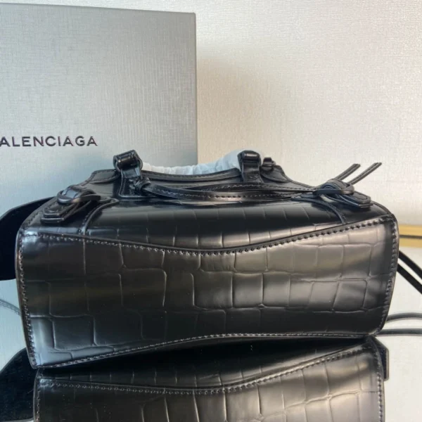 Balenciag* Neo Classic biker bag Size: 16.5*22*9*14.5cm - Image 4