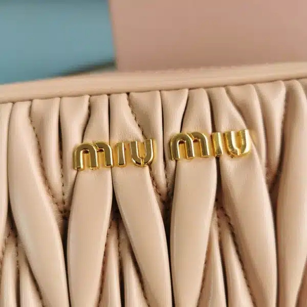 Miu Miu splicing shoulder strap Model: 5BH118B size: 20X13X5.5cm - Image 15