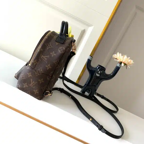 LV Model: M44873 Size 17*22*10cm - Image 8