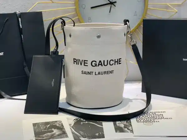 Bucket bag Model: 669299 Size: 20cm 30cm 28.5cm.