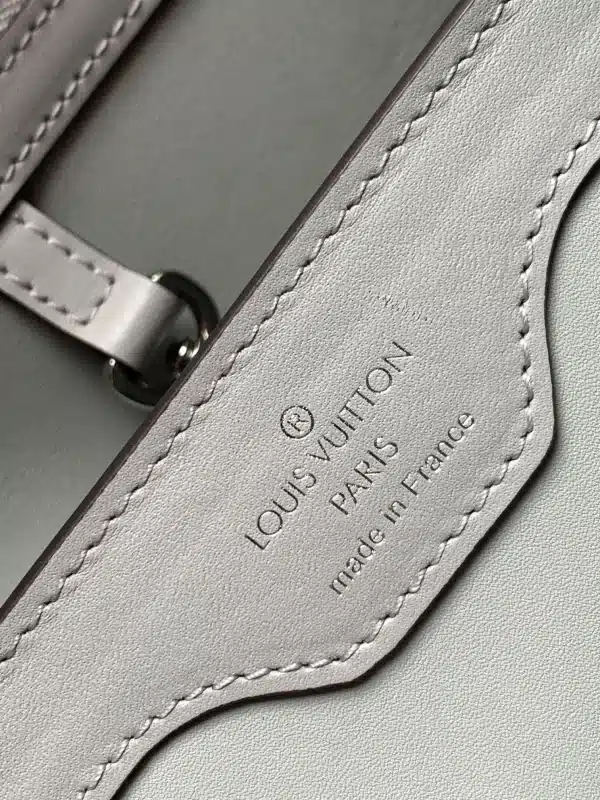 Louis Vuitton Size: 24x14x9cm - Image 2
