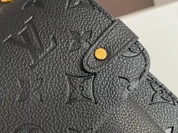 Louis Vuitton Size: 25.0 x 17.0 x 9.5 cm - Image 5