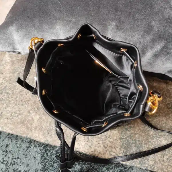 Matelasse metal chain shoulder strap with zipper pocket size: 17 2.5 9 Length: 115cm - Image 5