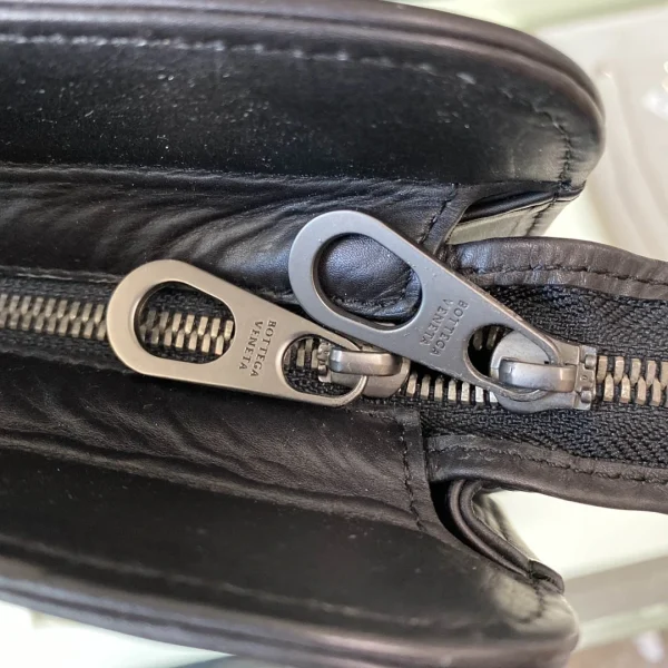 BV Briefcase Size:38cm - Image 14
