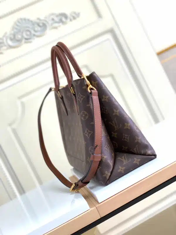 Louis Vuitton Size: 34.0 x 24.0 x 13.0 cm - Image 9