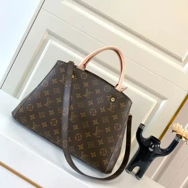 LV Model: M41056 Size 33*23*15cm - Image 9