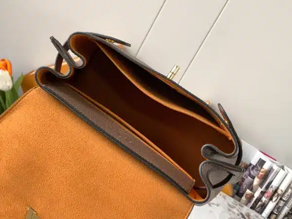 Louis Vuitton Size: 28*20*11.5cm - Image 3