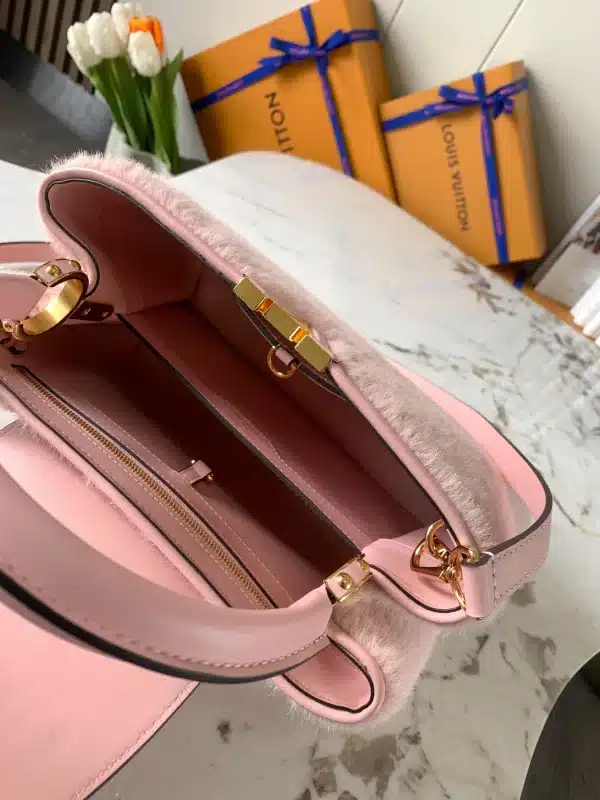 Louis Vuitton Size: 31.5 x 20 x 11 cm - Image 3