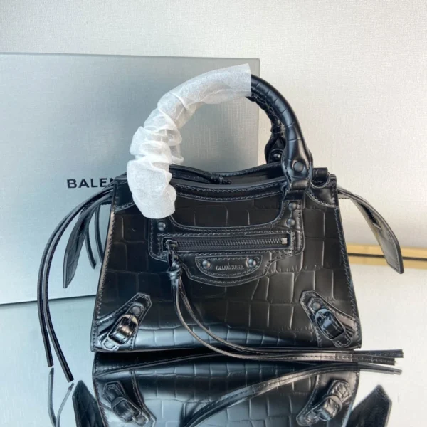 Balenciag* Neo Classic biker bag Size: 16.5*22*9*14.5cm - Image 9