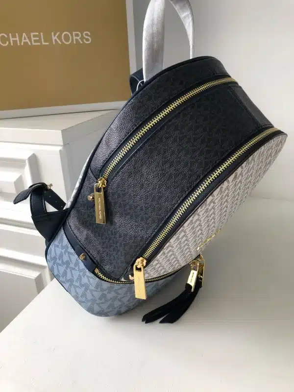 MK Handbag Crossbody Size:23*18*12 - Image 6
