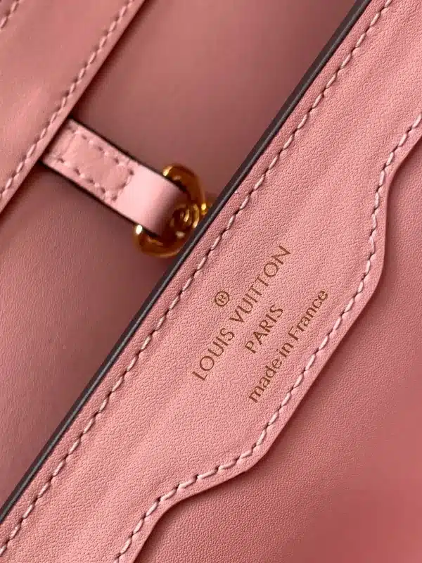 Louis Vuitton Size: 31.5 x 20 x 11 cm - Image 2