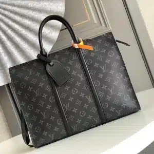 LV 39 x 30 x 7 cm