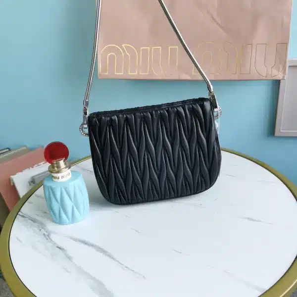 Miu Miu handheld underarm bag Size：20X15X4.5cm - Image 9