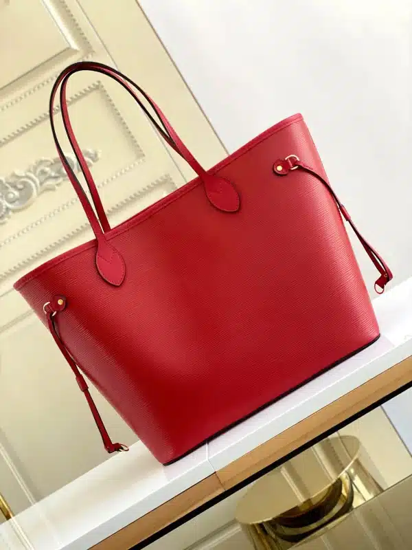 Louis Vuitton Size: 32x29x17cm - Image 9