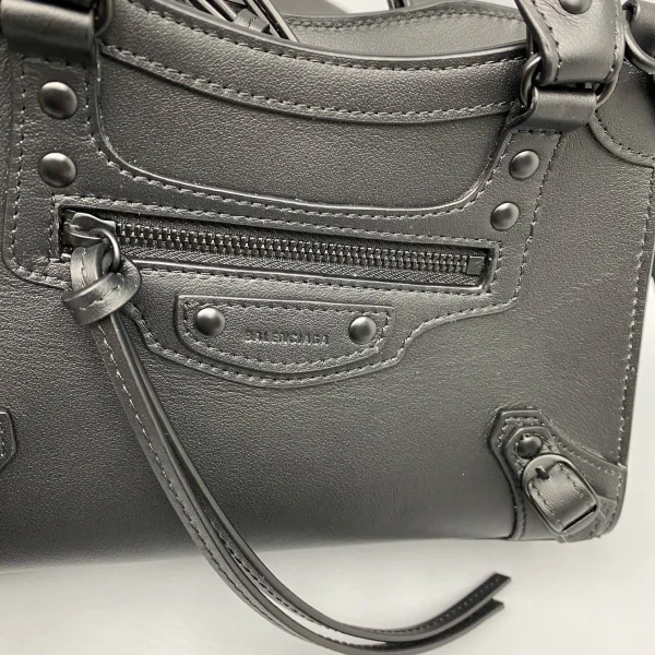 Model: 1992 Size: 16.5*22*9*14.5cm - Image 5