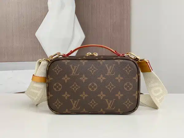 Louis Vuitton Size: 18 x 11 x 10 cm - Image 8
