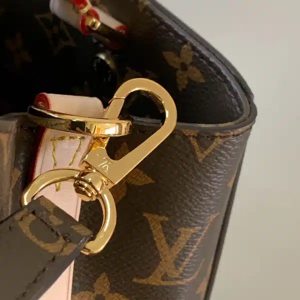 LV Model: M41056 Size 33*23*15cm - Image 5