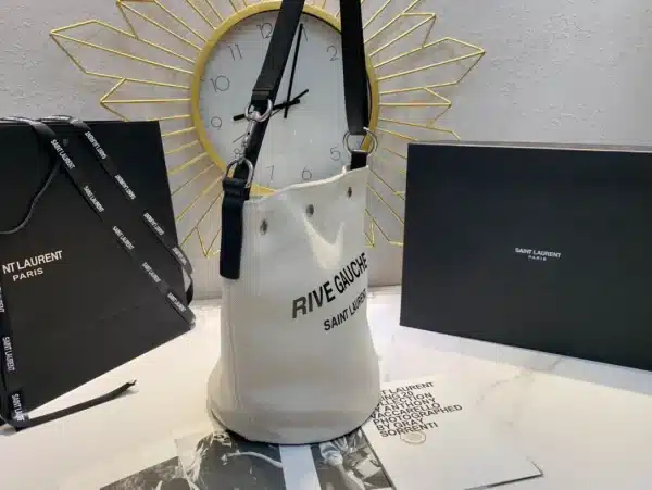 Bucket bag Model: 669299 Size: 20cm 30cm 28.5cm. - Image 5