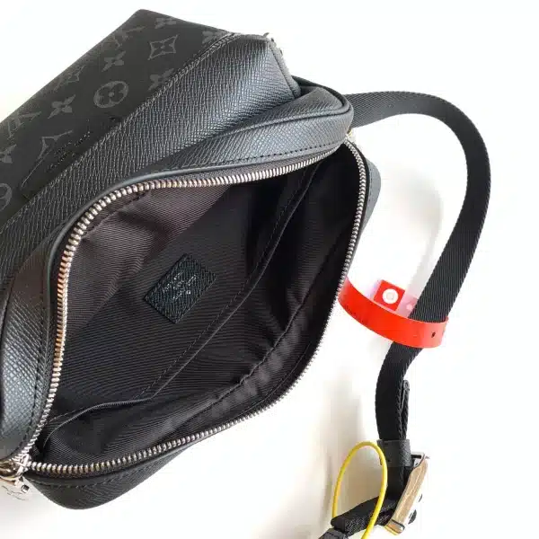 LV Model: M30233 Size:29.5x20x5cm - Image 3