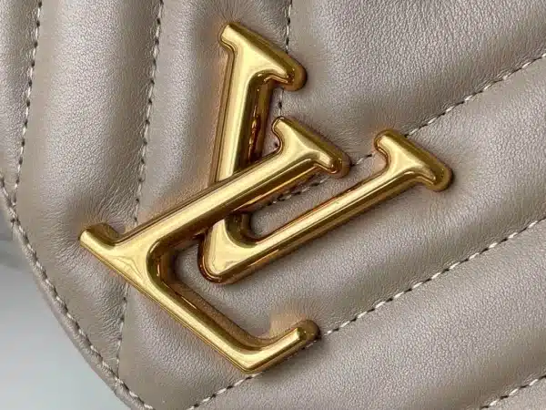 Louis Vuitton Size: 24x14x9cm - Image 15