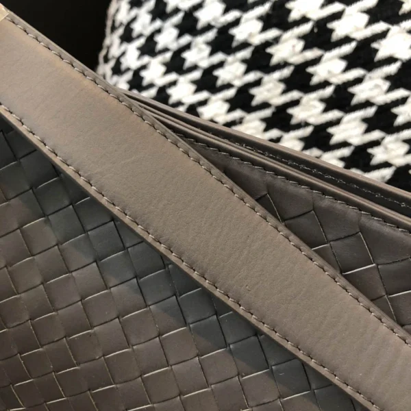 BV Briefcase Size: 33cm Grey - Image 6