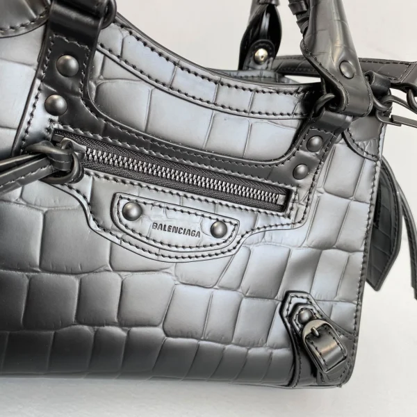 Balenciag Neo Classic Motorcycle Bag Size: 1992 Size: 16.5*22*9*14.5cm - Image 5