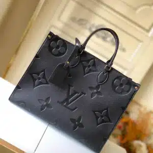 Louis Vuitton Size: 41.0 x 34.0 x 19.0 cm