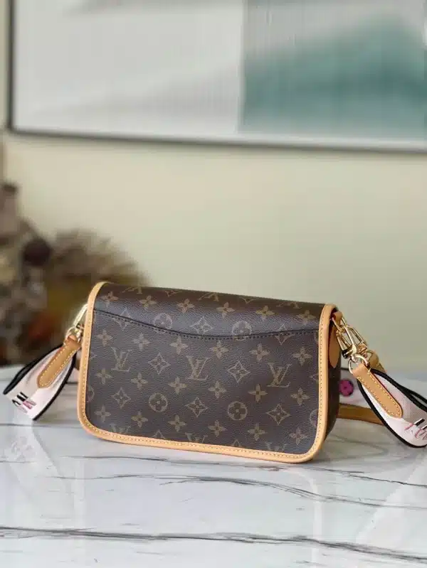 Louis Vuitton Size: 25.0 9.0 15.0 cm - Image 8