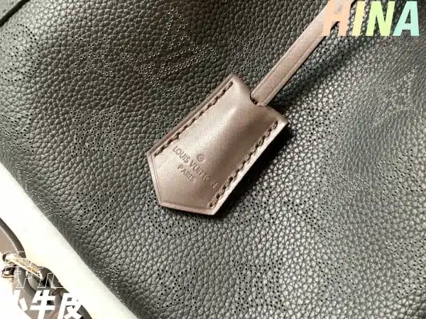 Louis Vuitton Size: 23 x 21 x 13 cm - Image 7