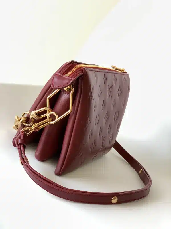 Louis Vuitton Size: 20 x 16 x 12 cm - Image 9