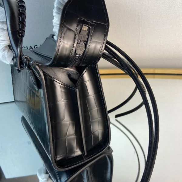 Balenciag* Neo Classic biker bag Size: 16.5*22*9*14.5cm - Image 6